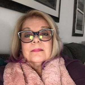 Meet your Posher, Julie